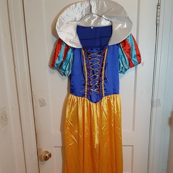 Women Snow White Costume - Picture 2 of 4